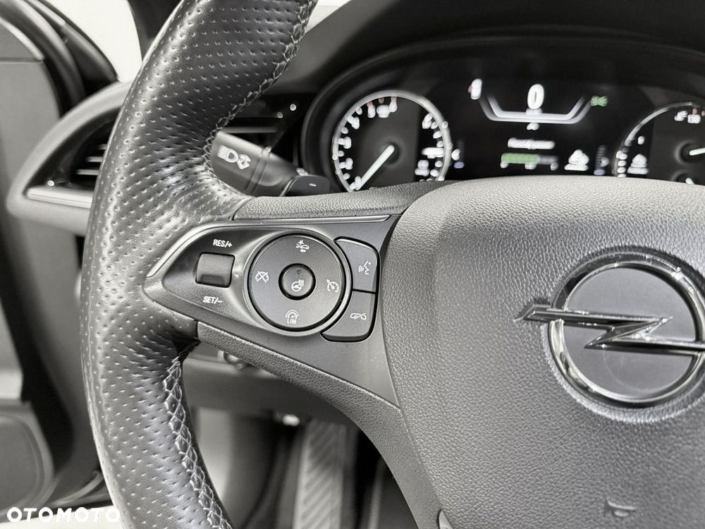Opel Insignia - 32