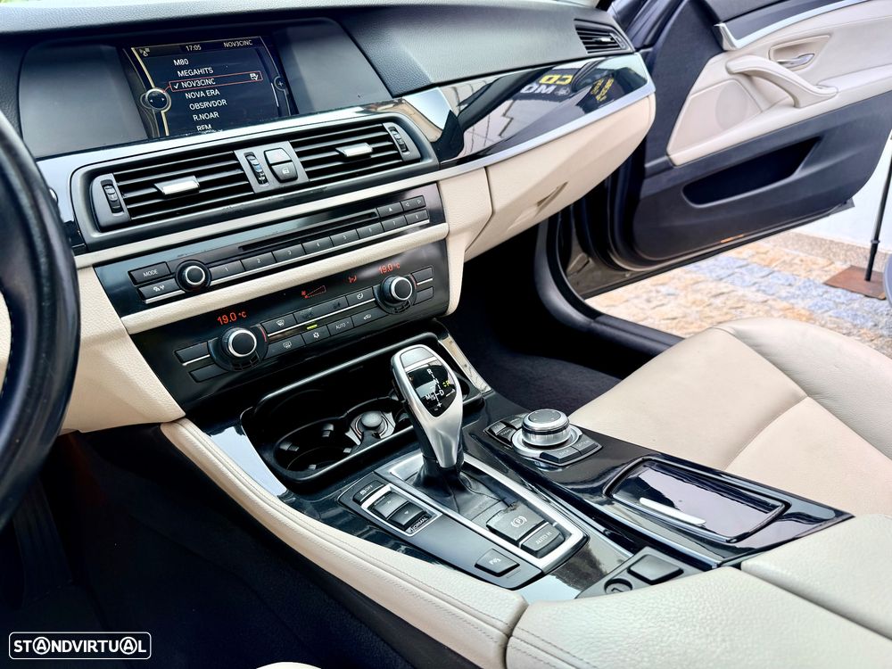 BMW 520 d Exclusive Auto 123g - 43