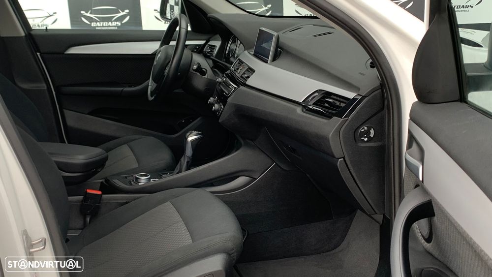 BMW X1 25 e xDrive Corporate Edition - 23