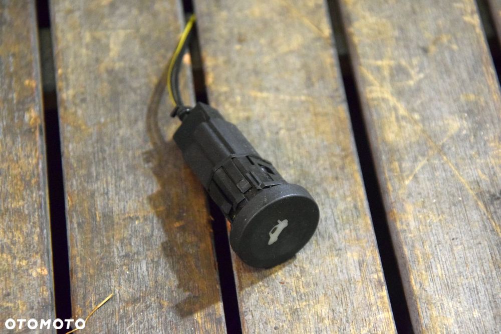 Ford Fusion 02-12 Przycisk guzik otwierania tylnej klapy - 2