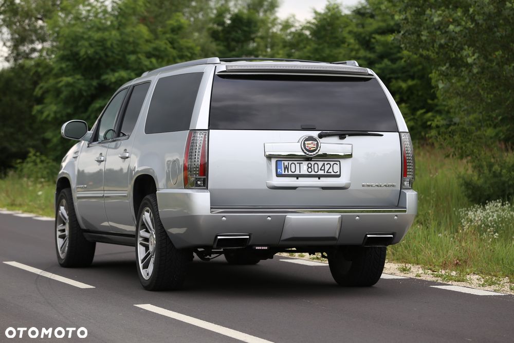 Cadillac Escalade - 7