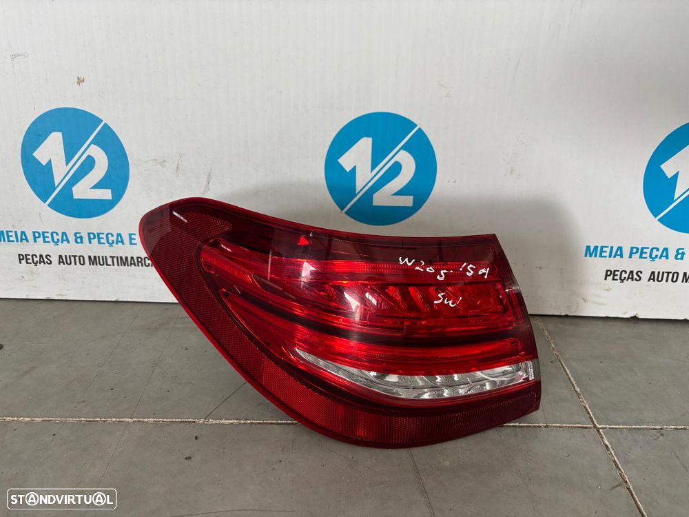 Farolim traseiro esquerdo Mercedes W205 Class c de 2015 - 1