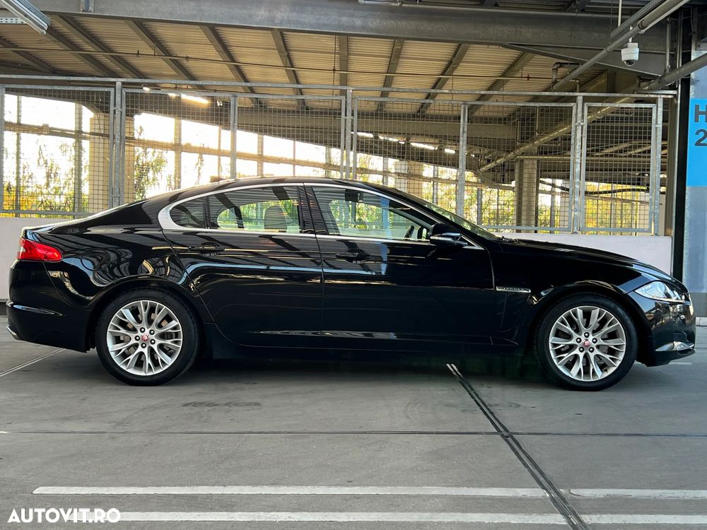 Jaguar XF 2.2D Premium Luxury - 8