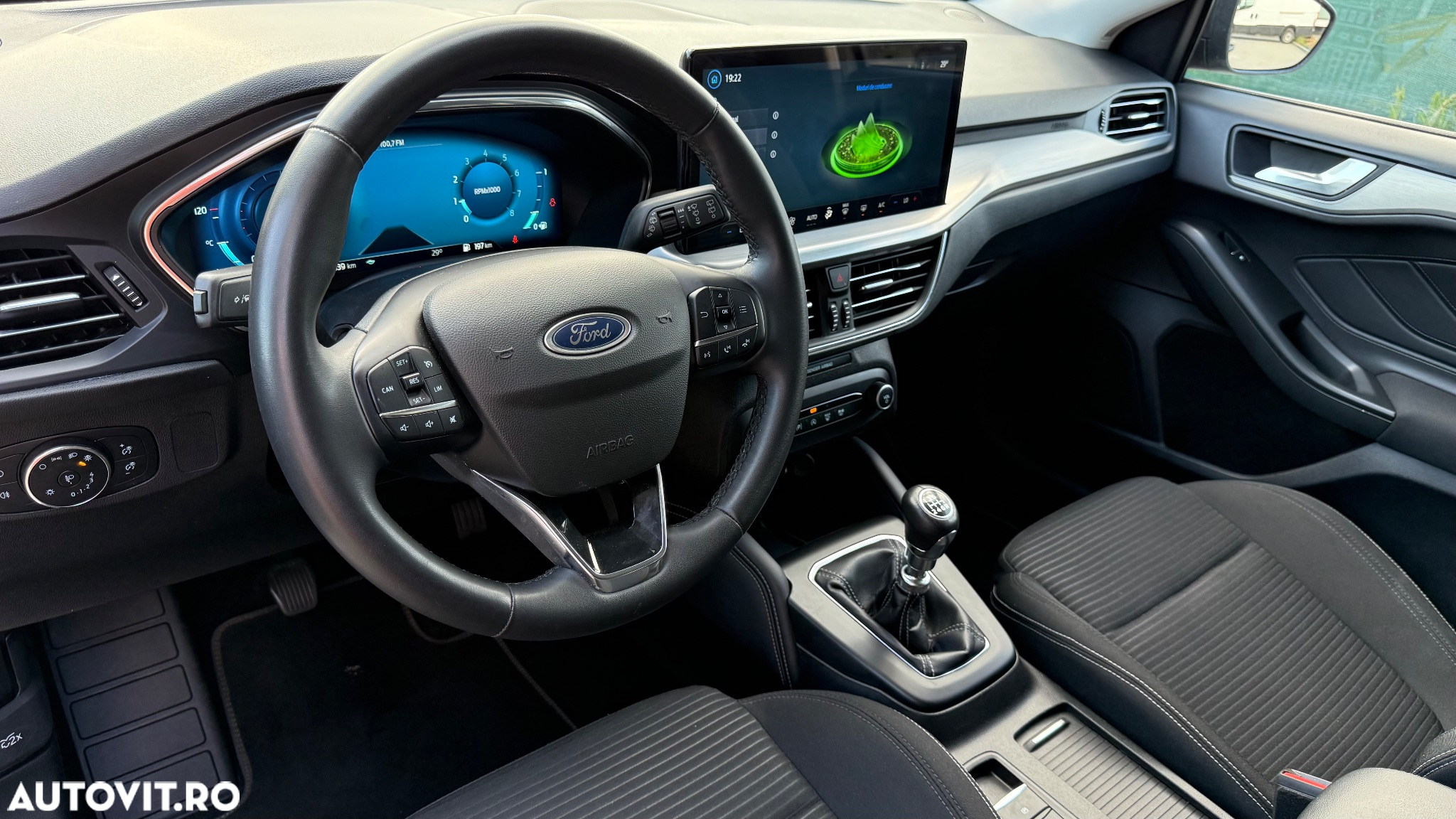 Ford Focus 1.0 EcoBoost Titanium X - 30
