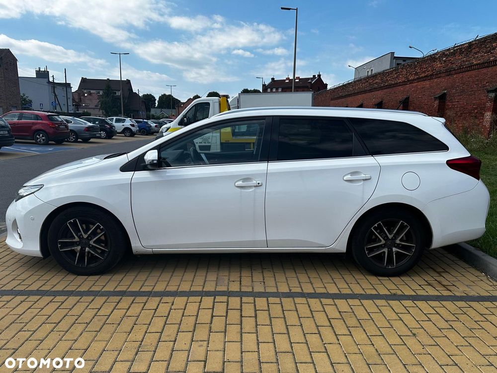 Toyota Auris 2.0 D-4D Comfort - 4