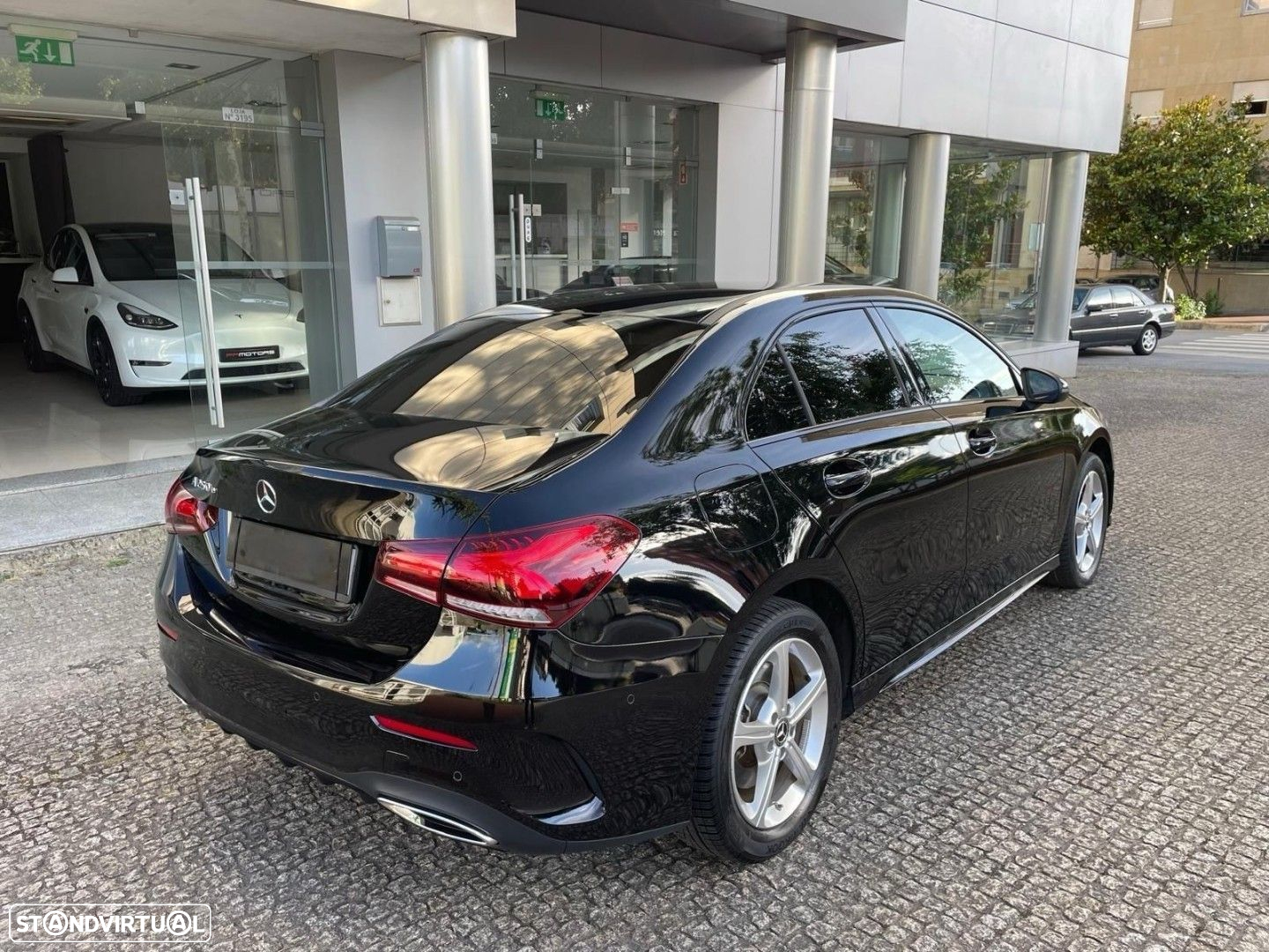 Mercedes-Benz A 250 Limousine e AMG Line - 7