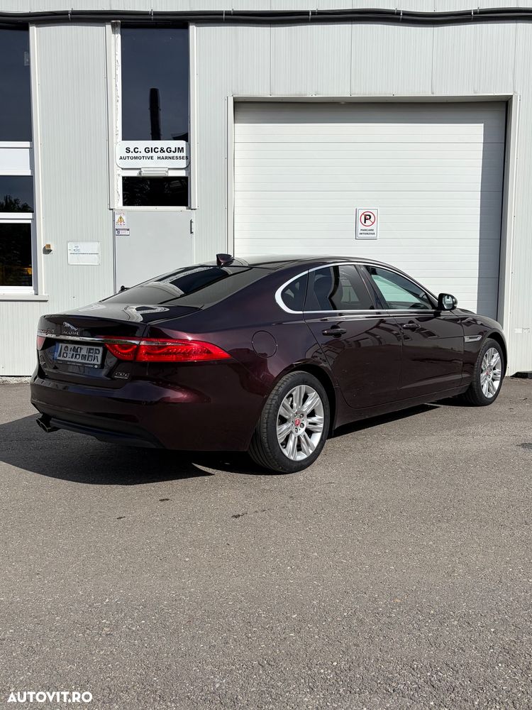 Jaguar XF 20d AWD Prestige - 3