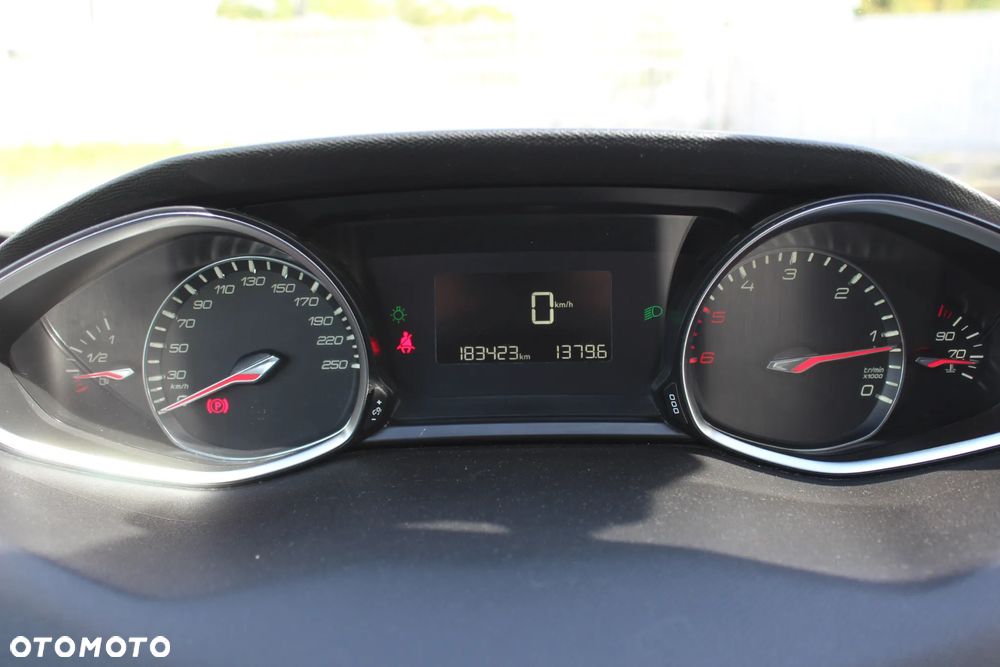 Peugeot 308 2.0 Blue HDi Allure S&S - 15