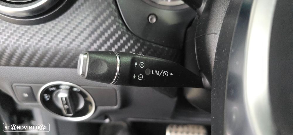 Mercedes-Benz A 180 d 7G-DCT AMG Line - 34