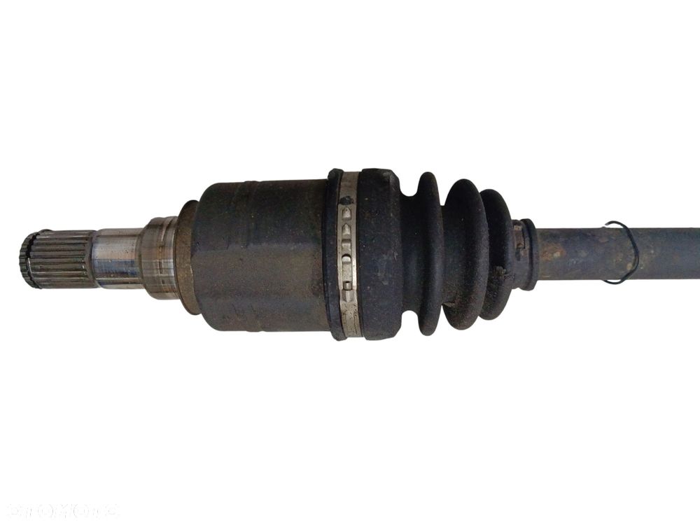 PÓŁOŚ LEWY PRZÓD SUZUKI SWIFT V (2010-2013) 1.2 94KM - 2