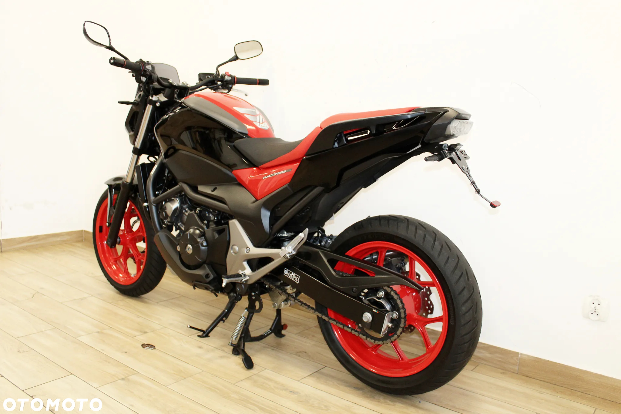 Honda NC - 16