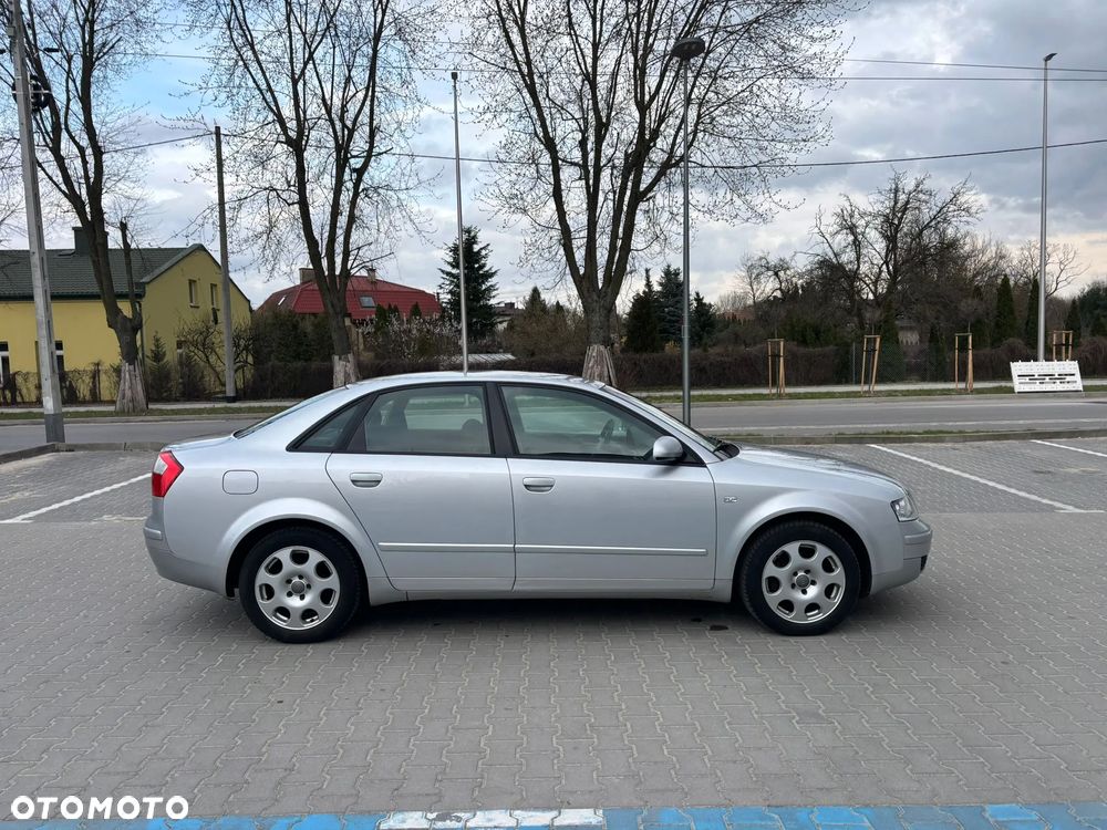 Audi A4 Limousine - 6