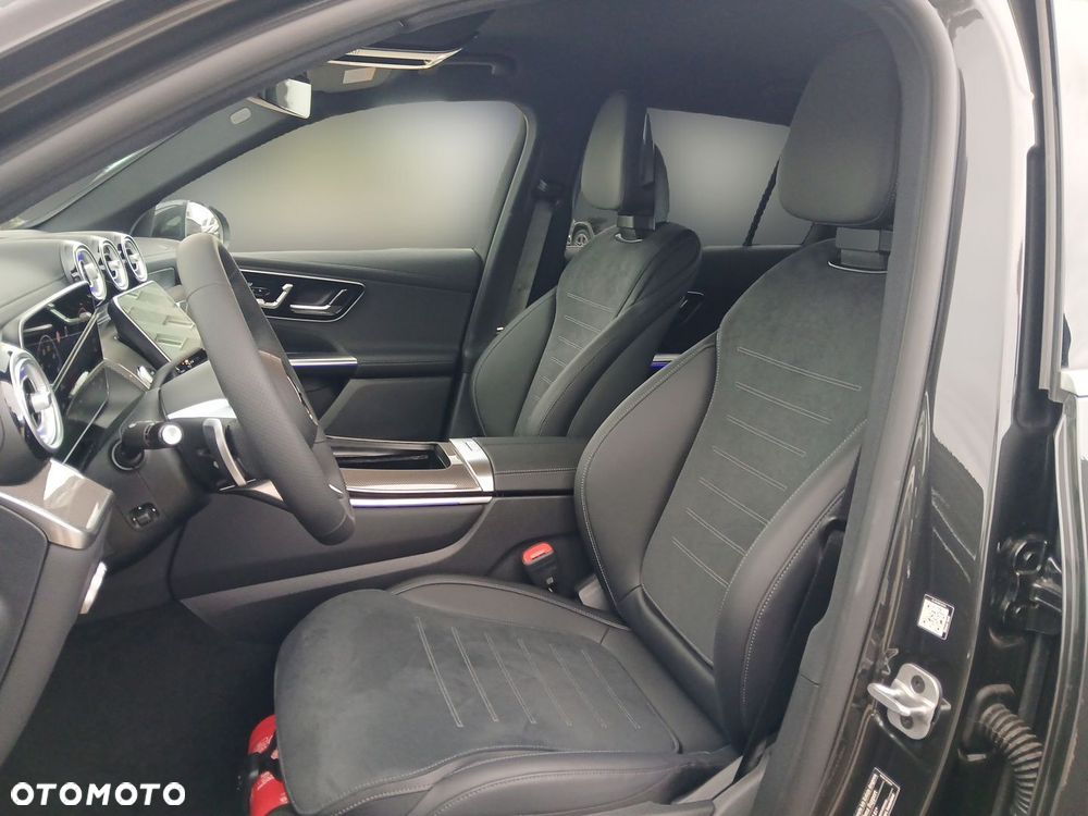Mercedes-Benz GLC 300 e 4-Matic AMG Line - 20