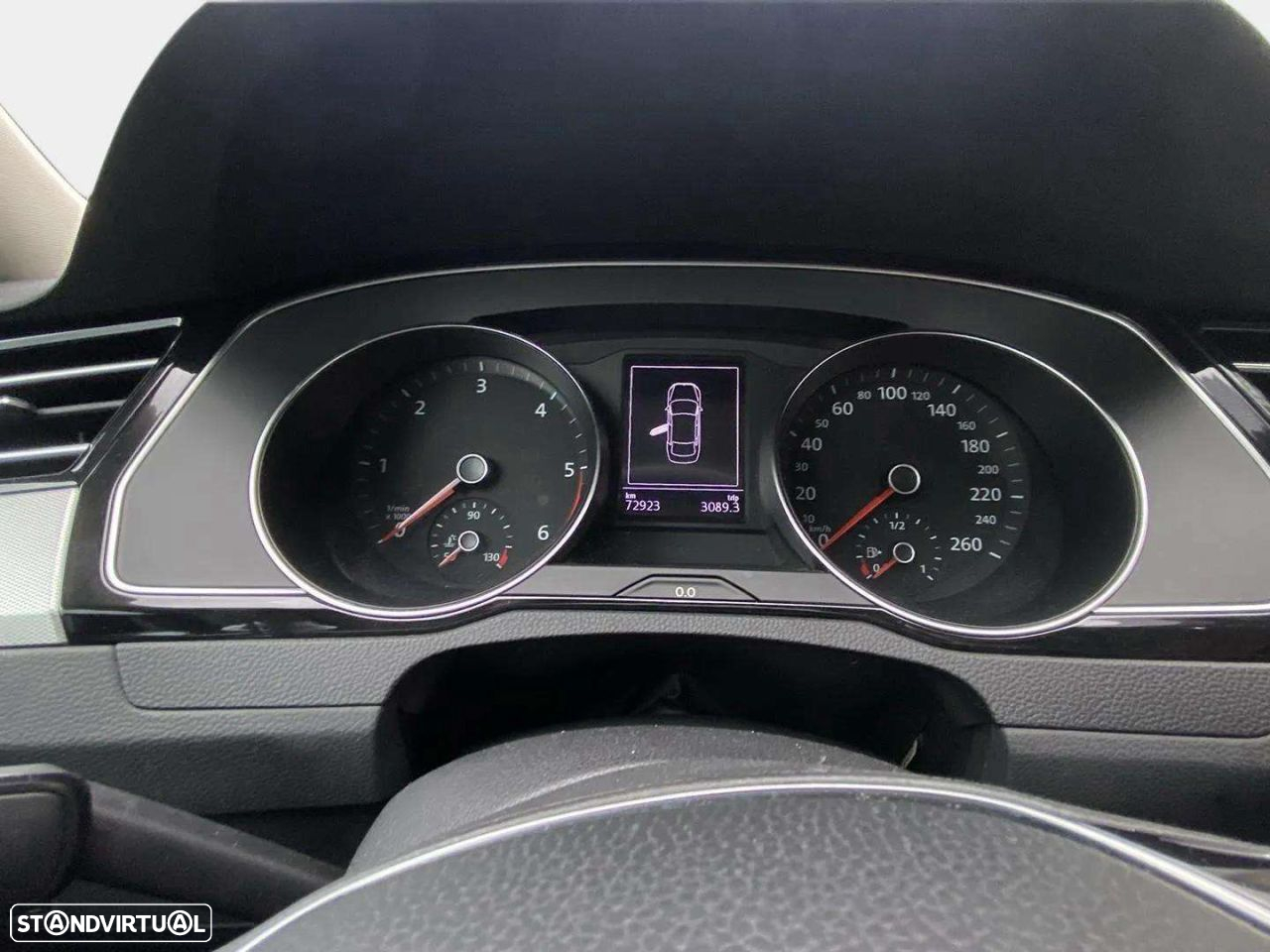 VW Passat 1.6 TDI BlueMotion - 12