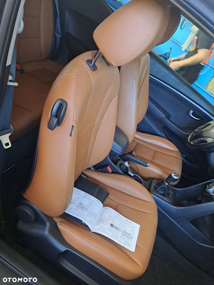 Hyundai i30 1.6 GDI Premium - 10