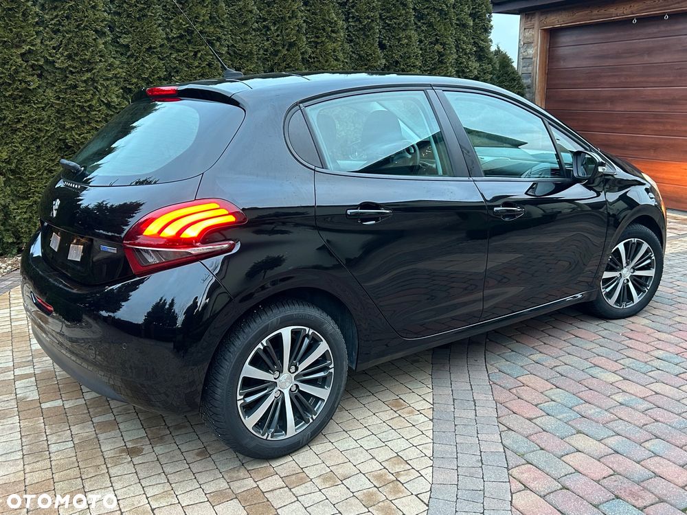 Peugeot 208 1.2 PureTech Allure - 6