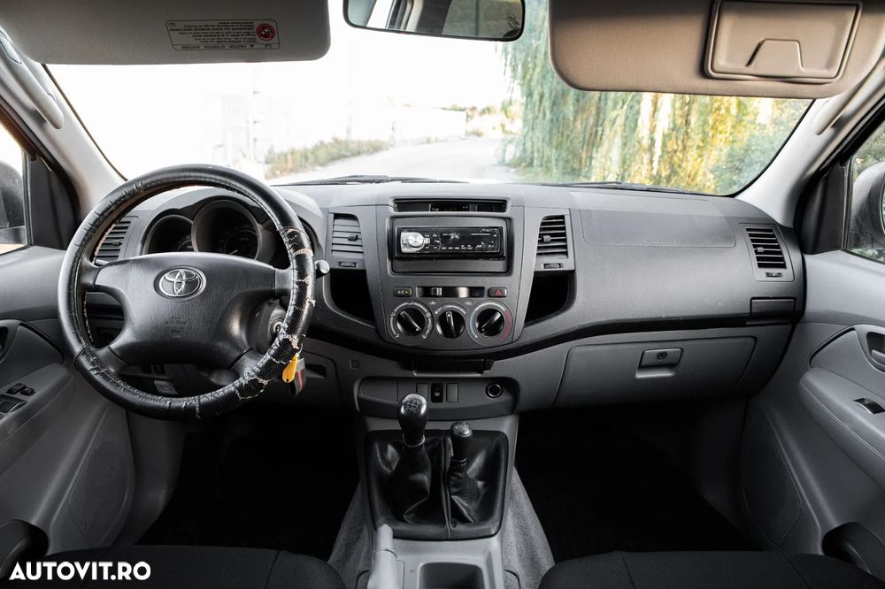 Toyota Hilux - 10
