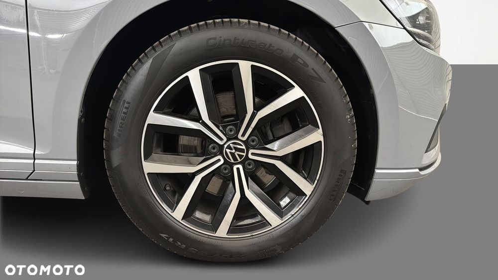 Volkswagen Passat - 14