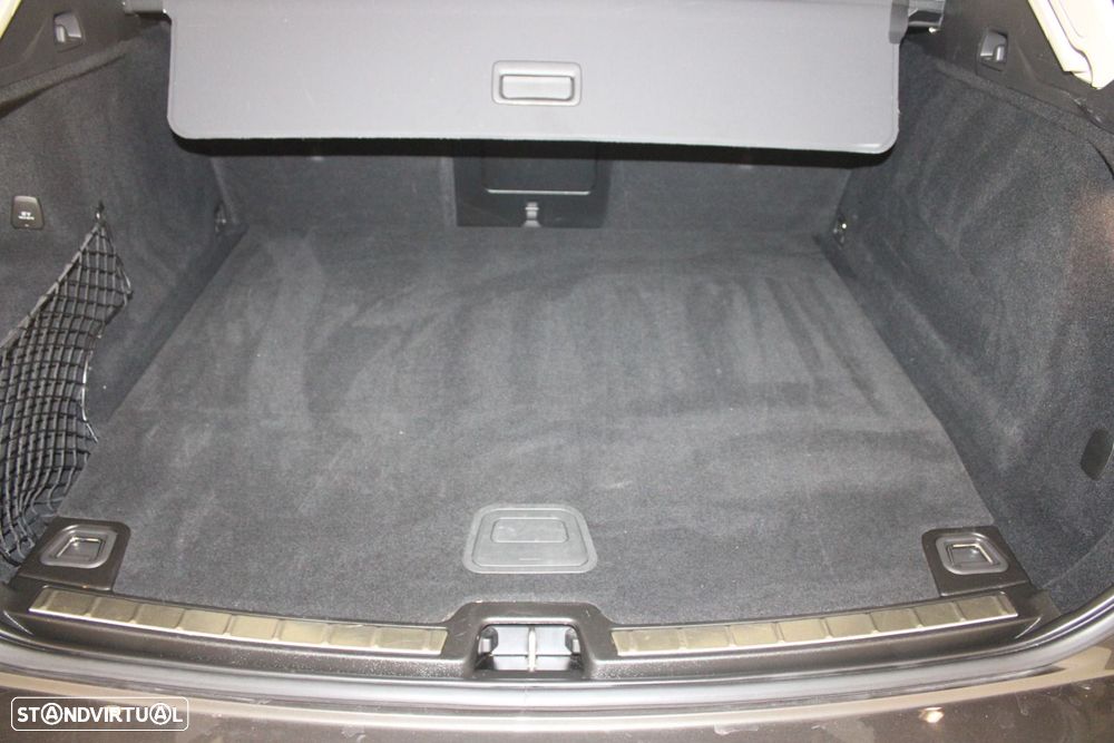 Volvo XC 60 2.0 T8 PHEV Momentum AWD — fotografia 34