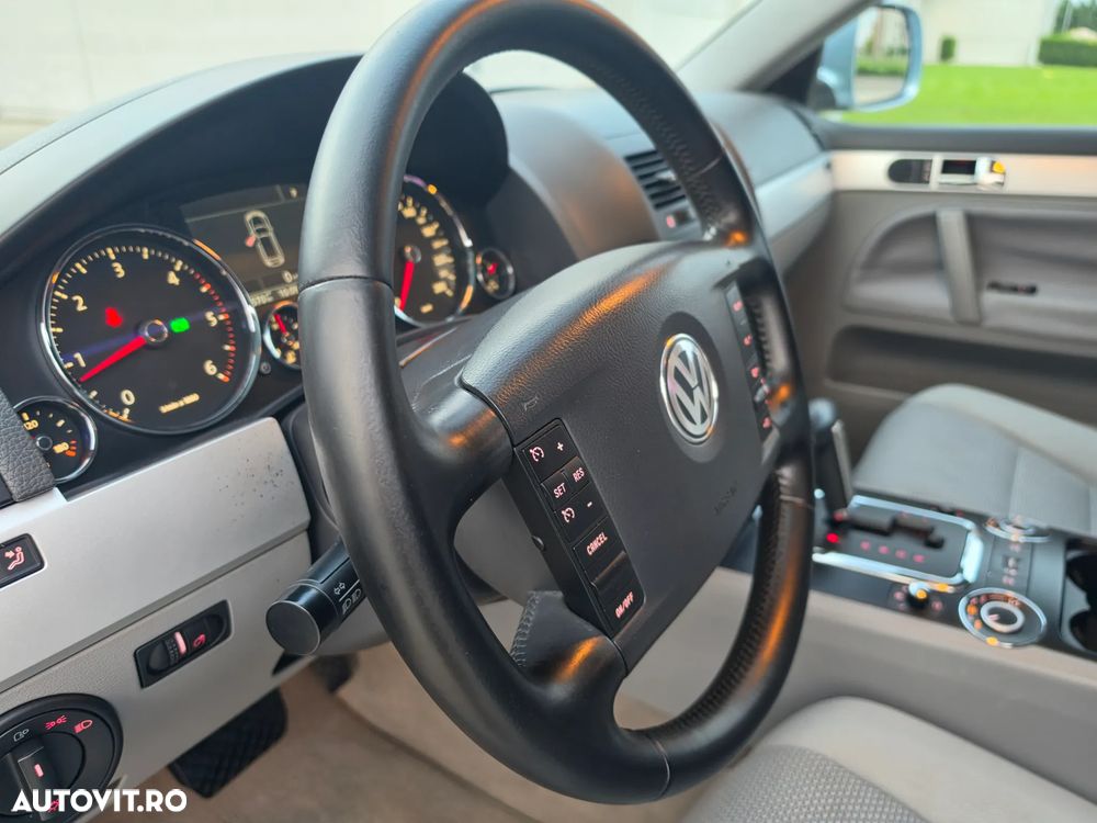 Volkswagen Touareg - 22