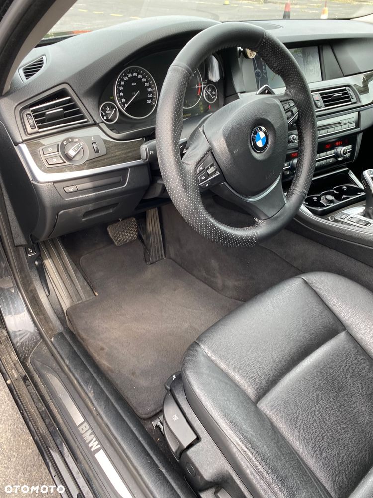 BMW Seria 5 525d - 17
