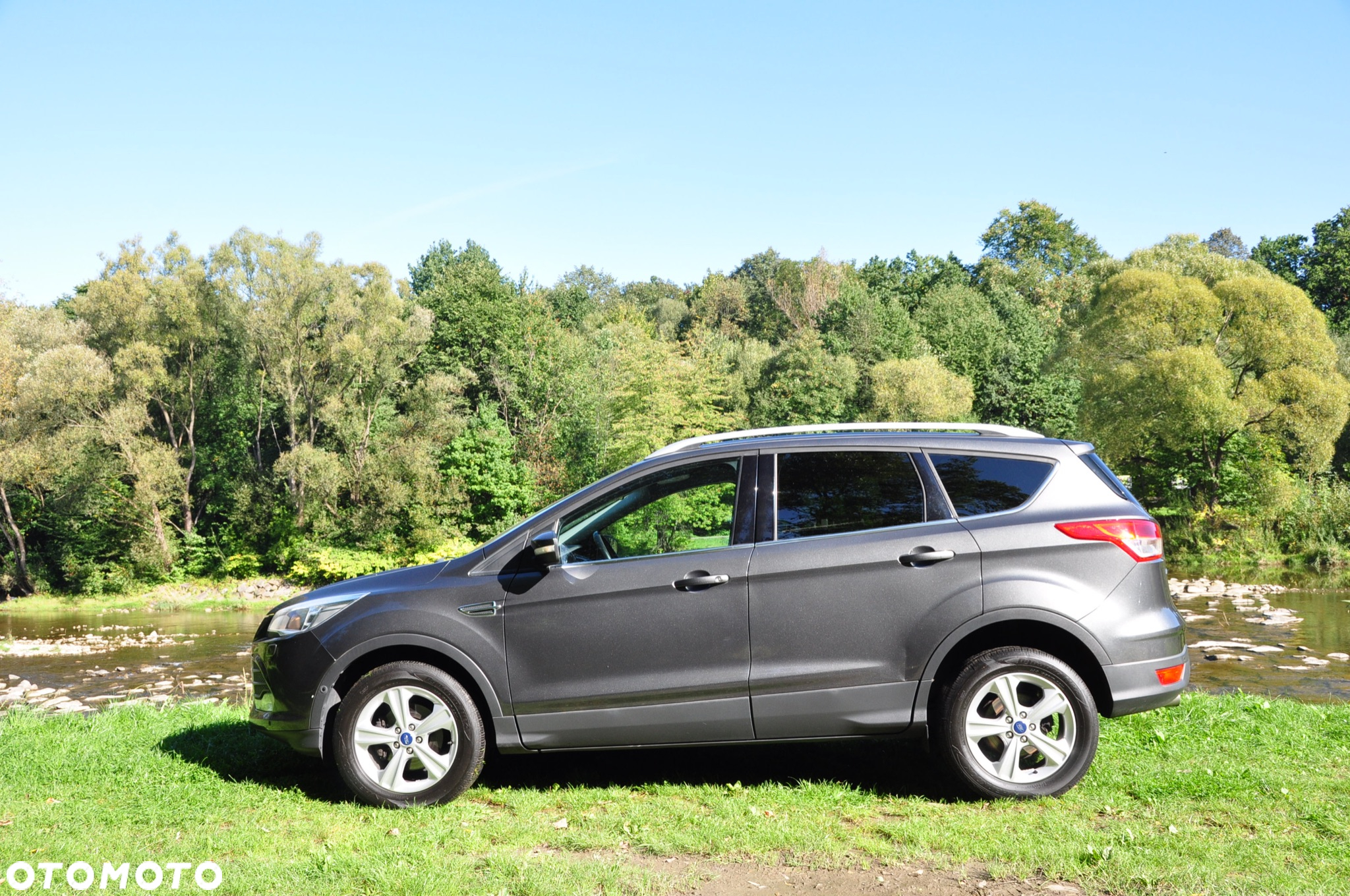 Ford Kuga 1.6 EcoBoost 2x4 Titanium - 2