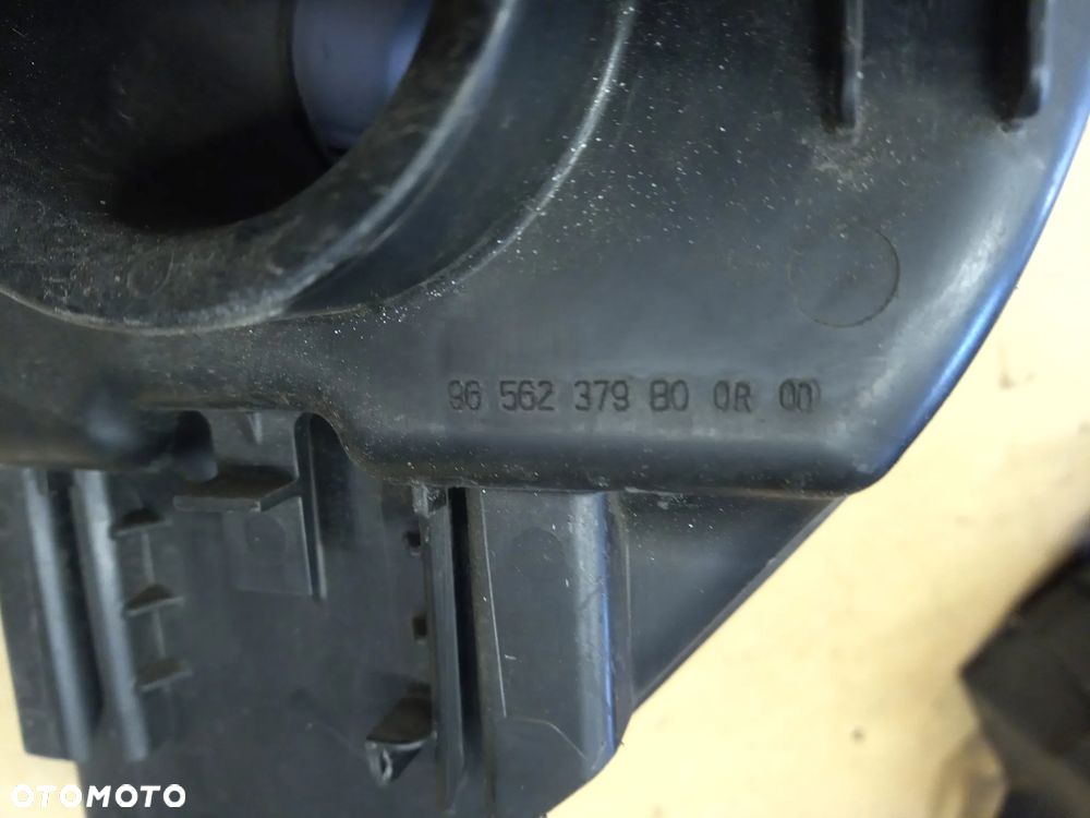 Peugeot 307 308 3008 Citroen C4 1.6 VTi THP rezonator powietrza 9656237980 9656237880 - 3