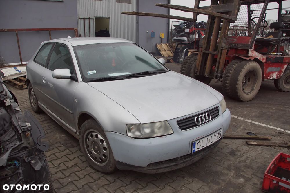 Auto na części - Audi A3 8L Lift 1.6 8V 102 KM AVU DUU LY7W 2002R Silnik Skrzynia Drzwi Maska Klapa Zderzak Lampa Lusterko Szyba Deska Kokpit Sterownik Moduł Czujnik Licznik Panel Kierownica - 2