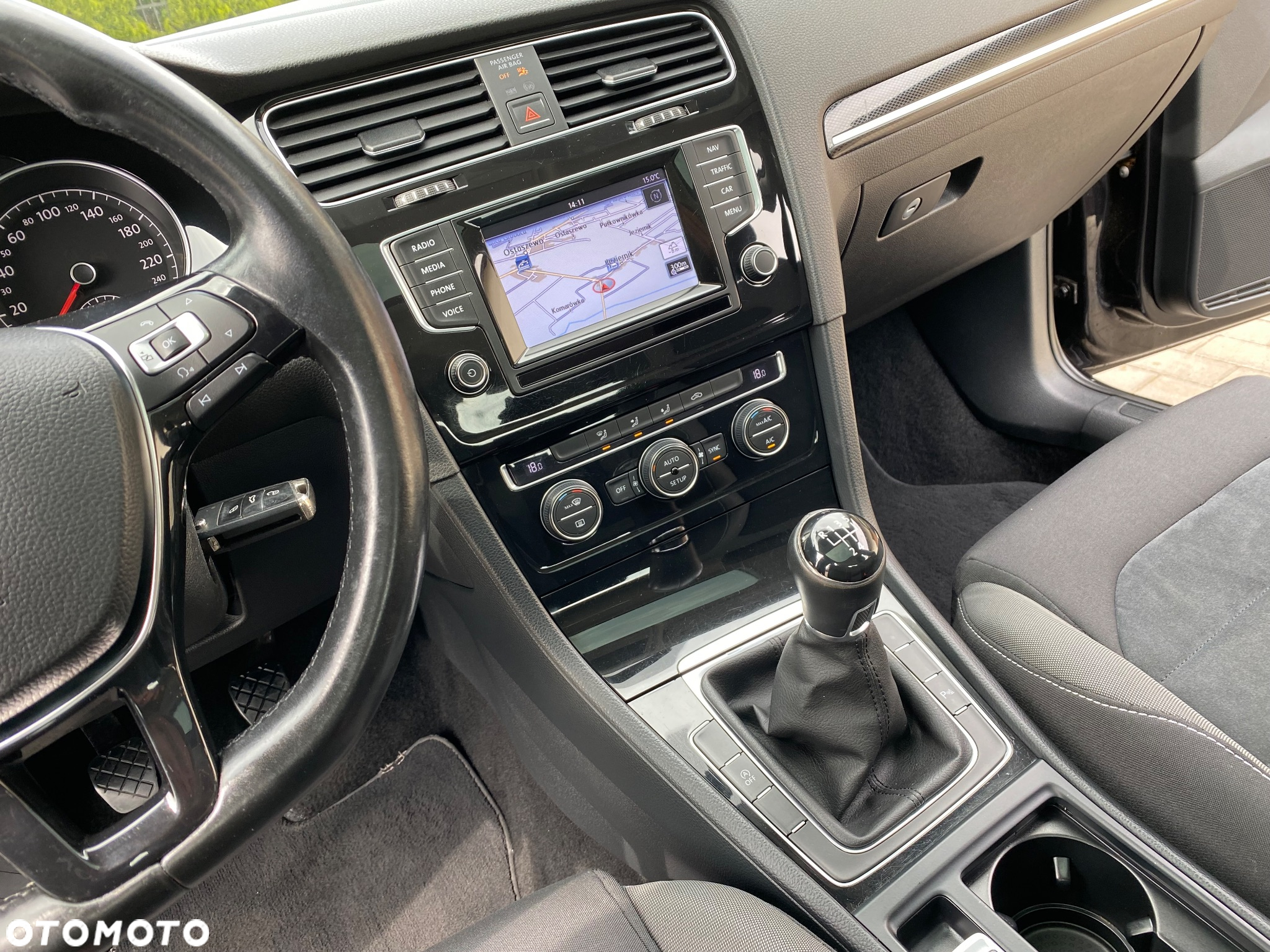 Volkswagen Golf VII 1.6 TDI BMT Highline - 17