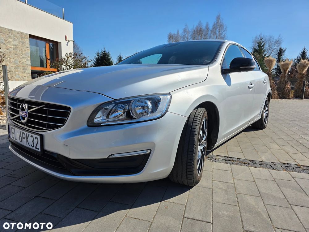 Volvo S60 T3 Geartronic Kinetic - 2