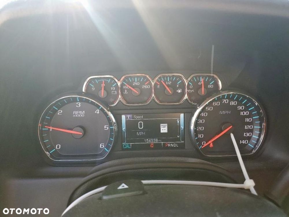 Chevrolet Suburban - 9