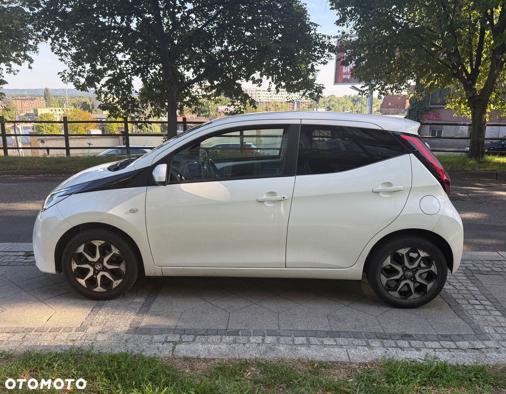Toyota Aygo 1.0 VVT-i JBL Edition - 2