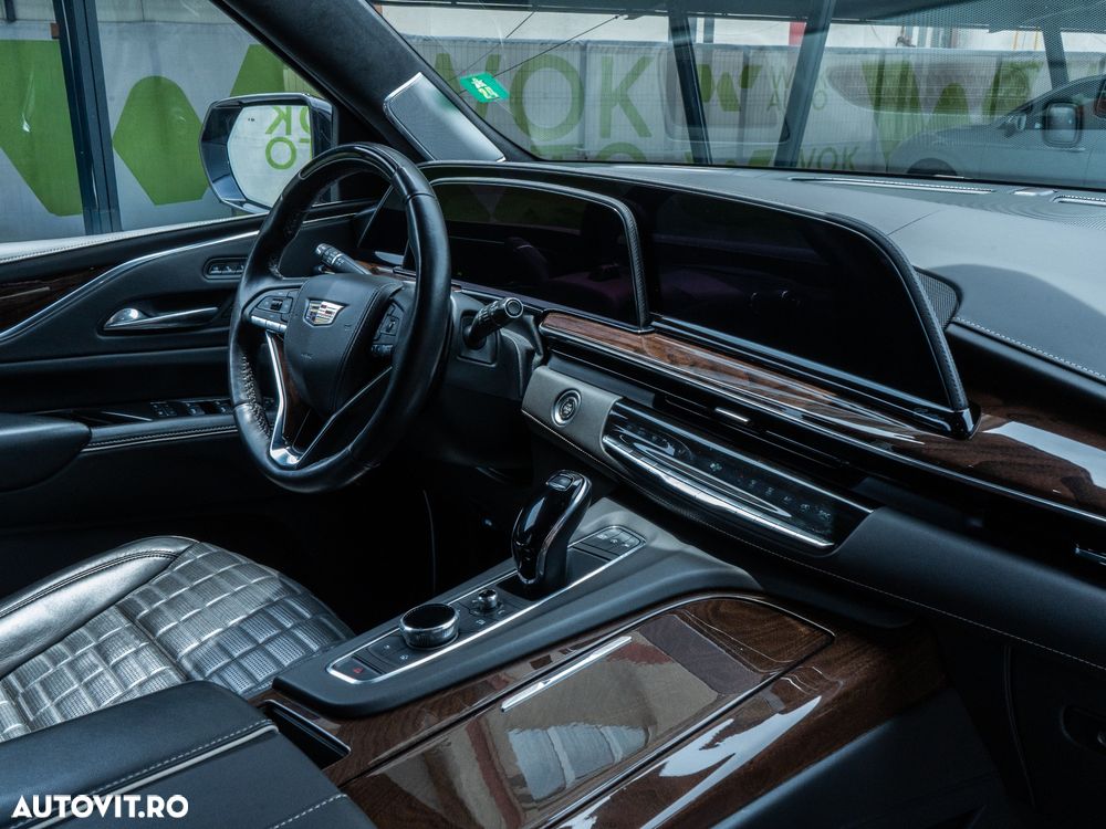 Cadillac Escalade - 25