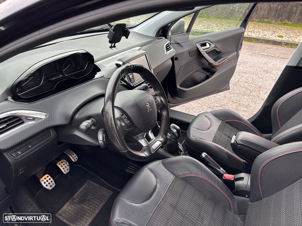 Peugeot 208 1.2 PureTech GT Line - 8