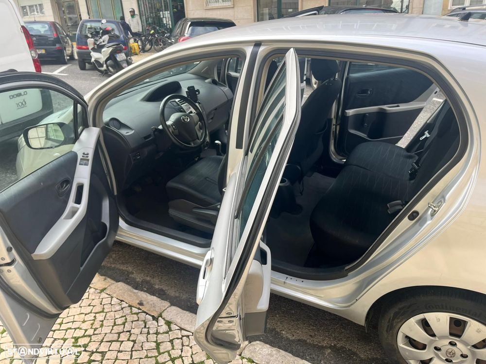 Toyota Yaris 1.0 VVT-i - 26