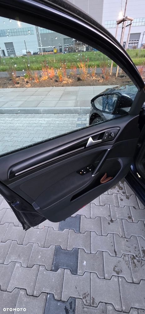 Volkswagen Golf - 10