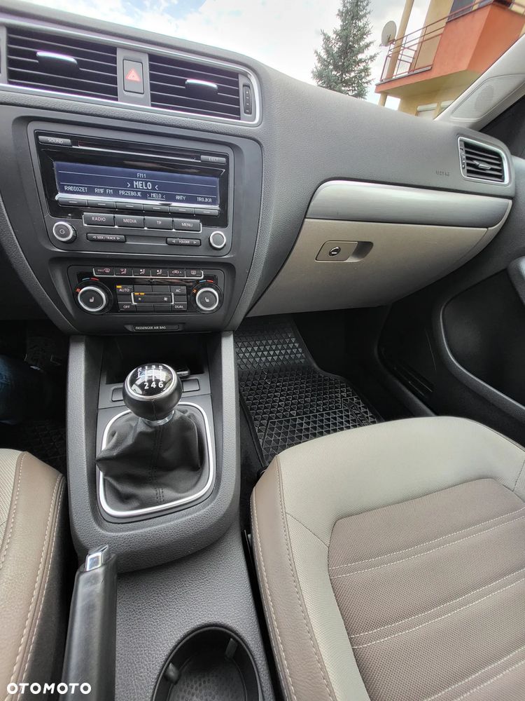 Volkswagen Jetta 1.4 TSI Highline - 8