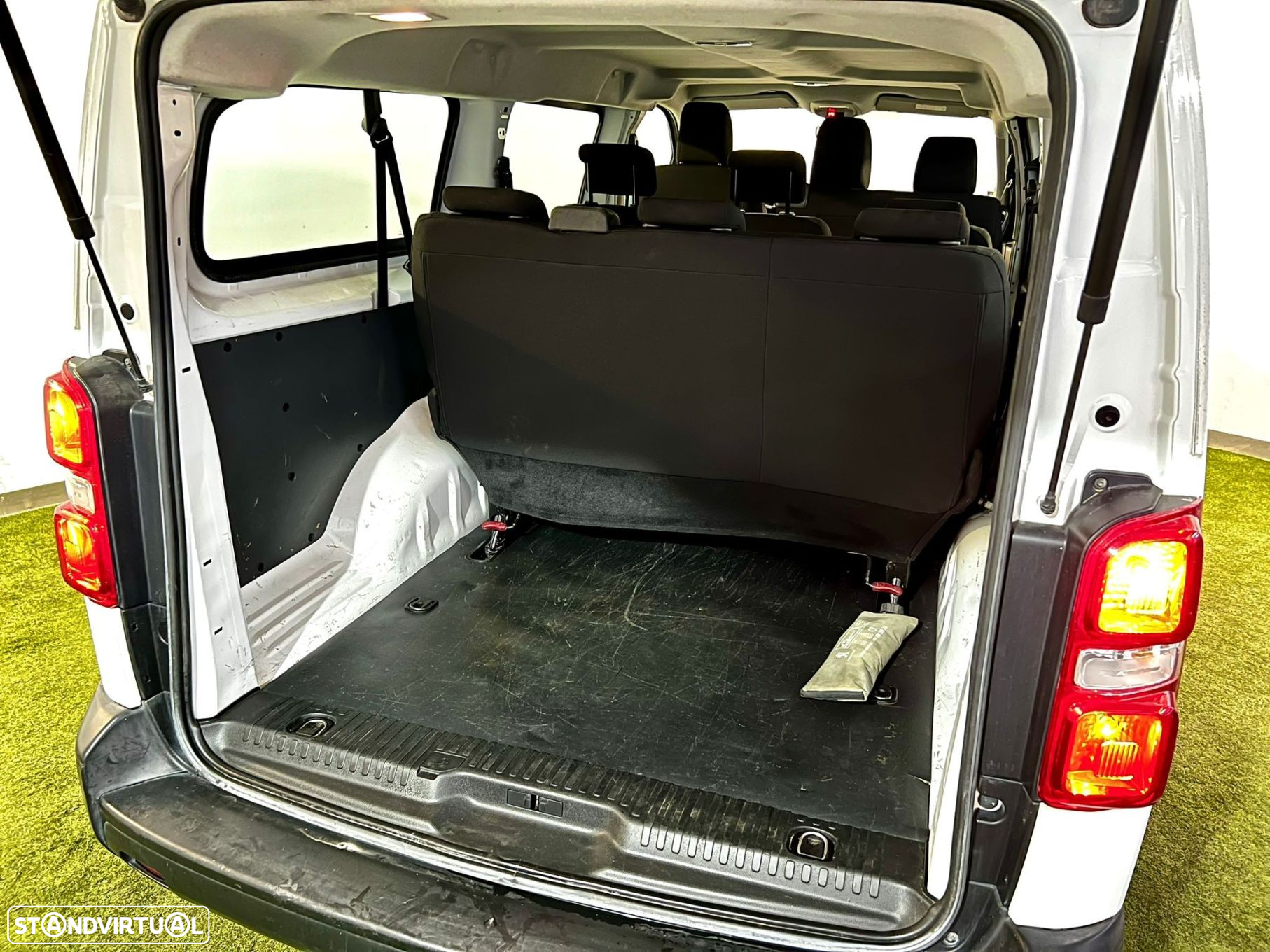 Peugeot Traveller 1.5 BlueHDi L2H1 Active Standard - 9