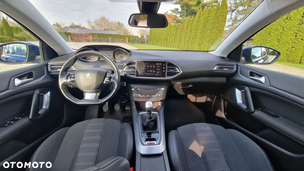 Peugeot 308 1.2 PureTech Allure S&S - 5