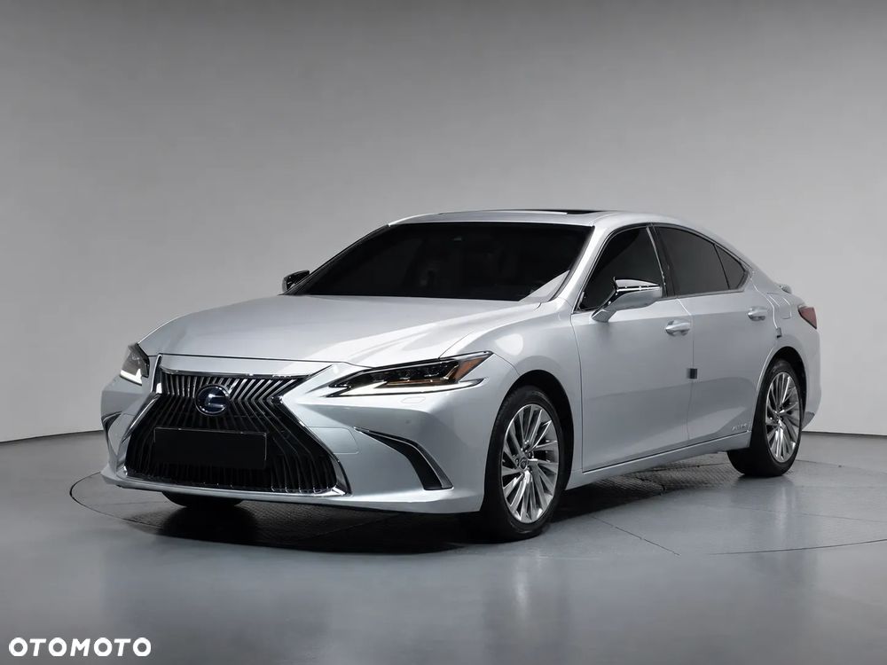 Lexus ES 300h Omotenashi - 2