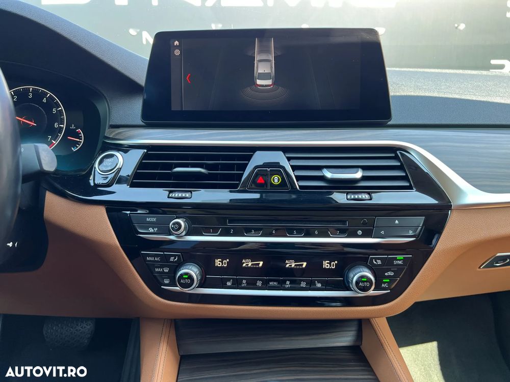 BMW Seria 5 530i AT - 15
