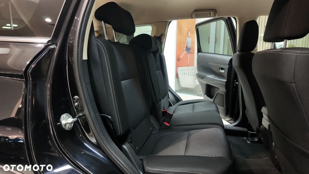 Mitsubishi Outlander 2.0 Intense 4WD CVT - 26