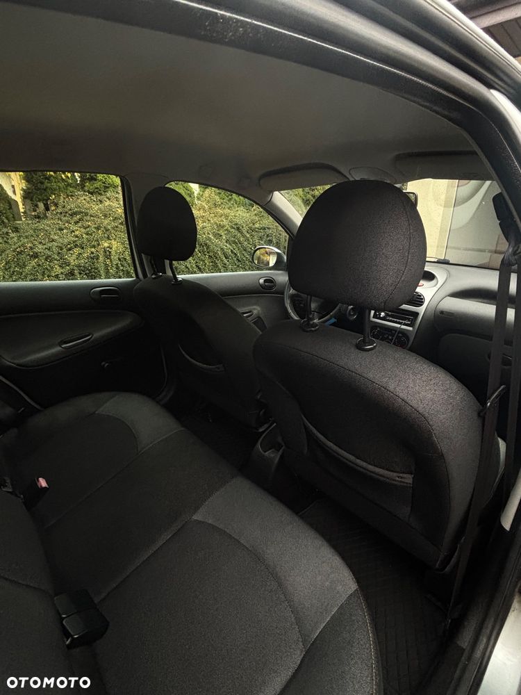 Peugeot 206 - 14