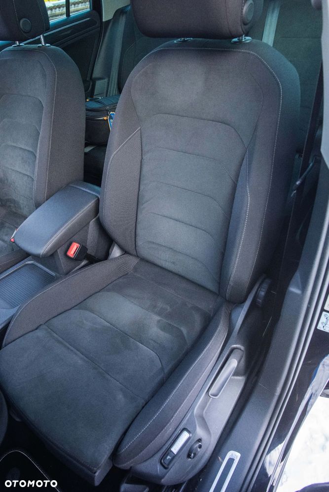 Volkswagen Tiguan - 36