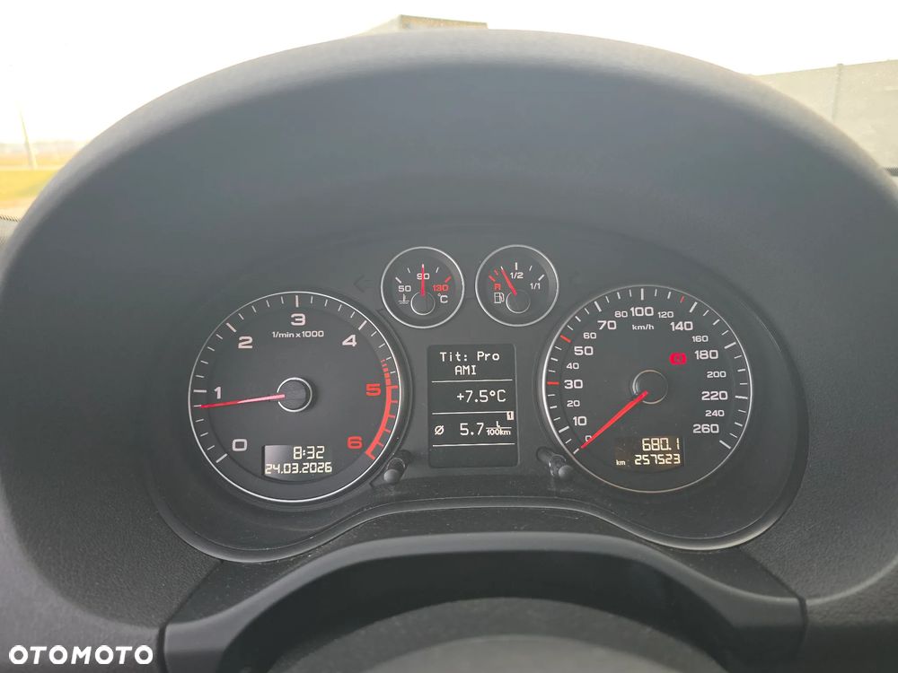 Audi A3 Sportback 2.0 TDI DPF S line Sportpaket plus - 8