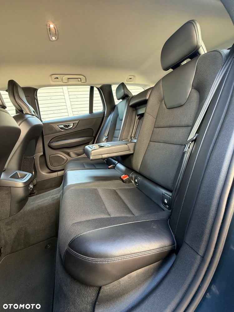 Volvo V60 D3 Geartronic Momentum Pro - 24