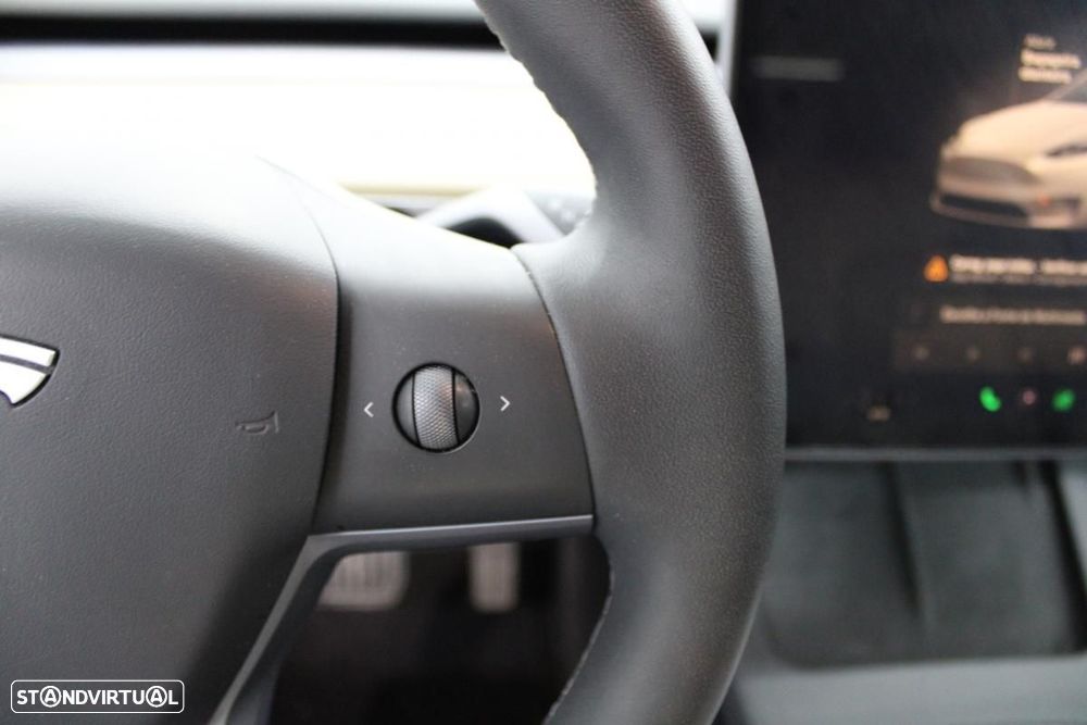 Tesla Model Y Long Range Dual Motor AWD - 14