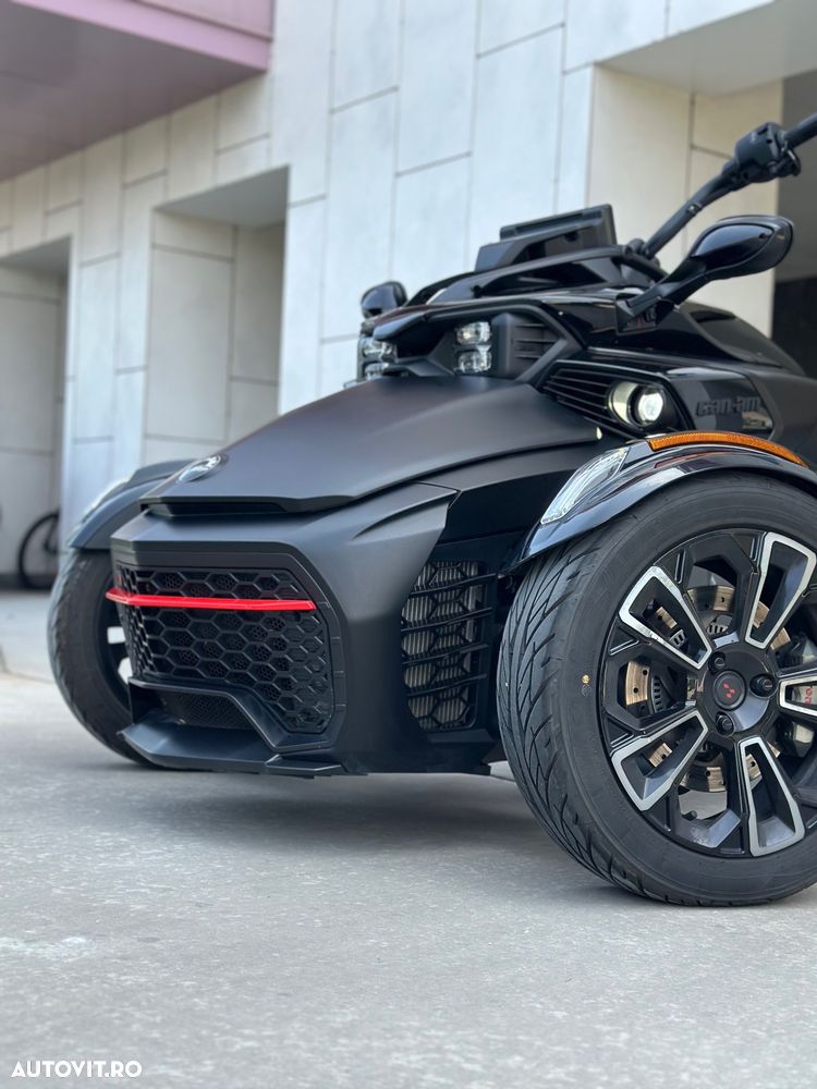 Can-Am Spyder - 9