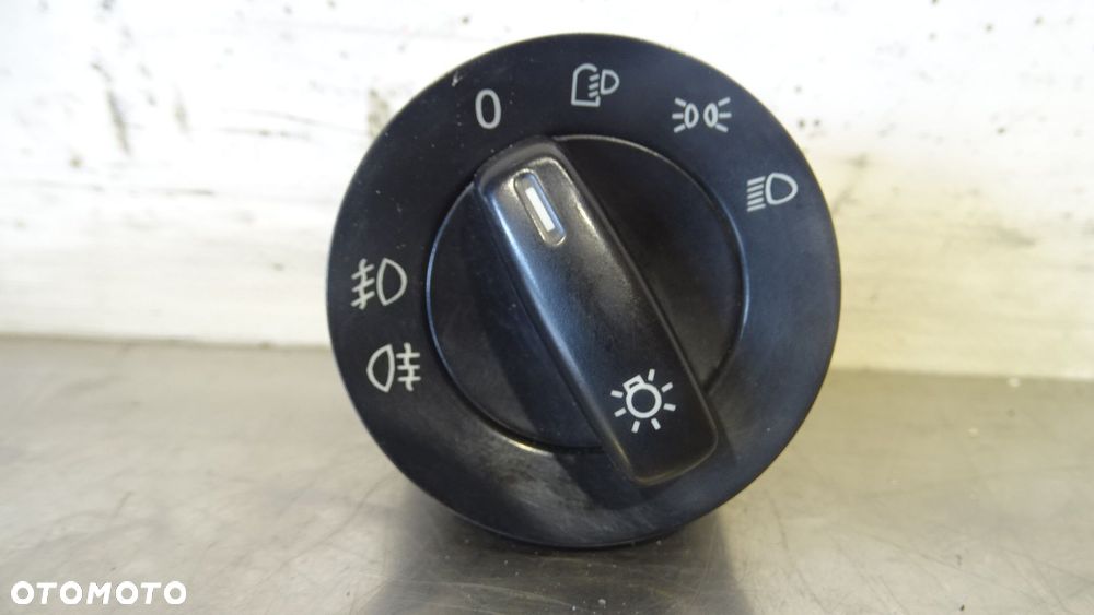 PRZEŁĄCZNIK ŚWIATEŁ VOLKSWAGEN GOLF V 2.0SDI - 1