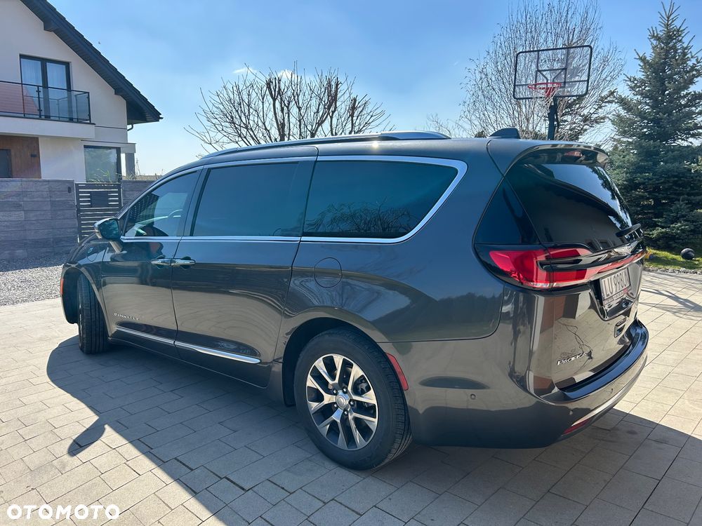 Chrysler Pacifica - 13